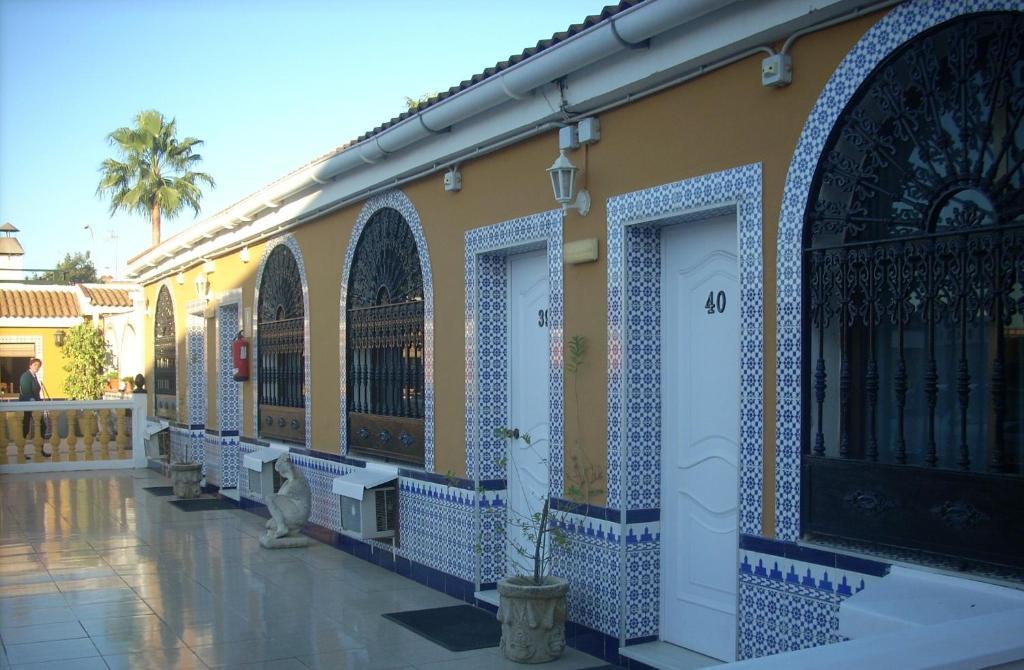 Hostal Don Diego San Juan Del Puerto Luaran gambar
